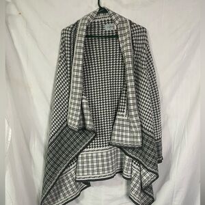 Elegant Black and White Houndstooth open Cardigan